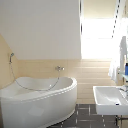 Academic Hotel 3*